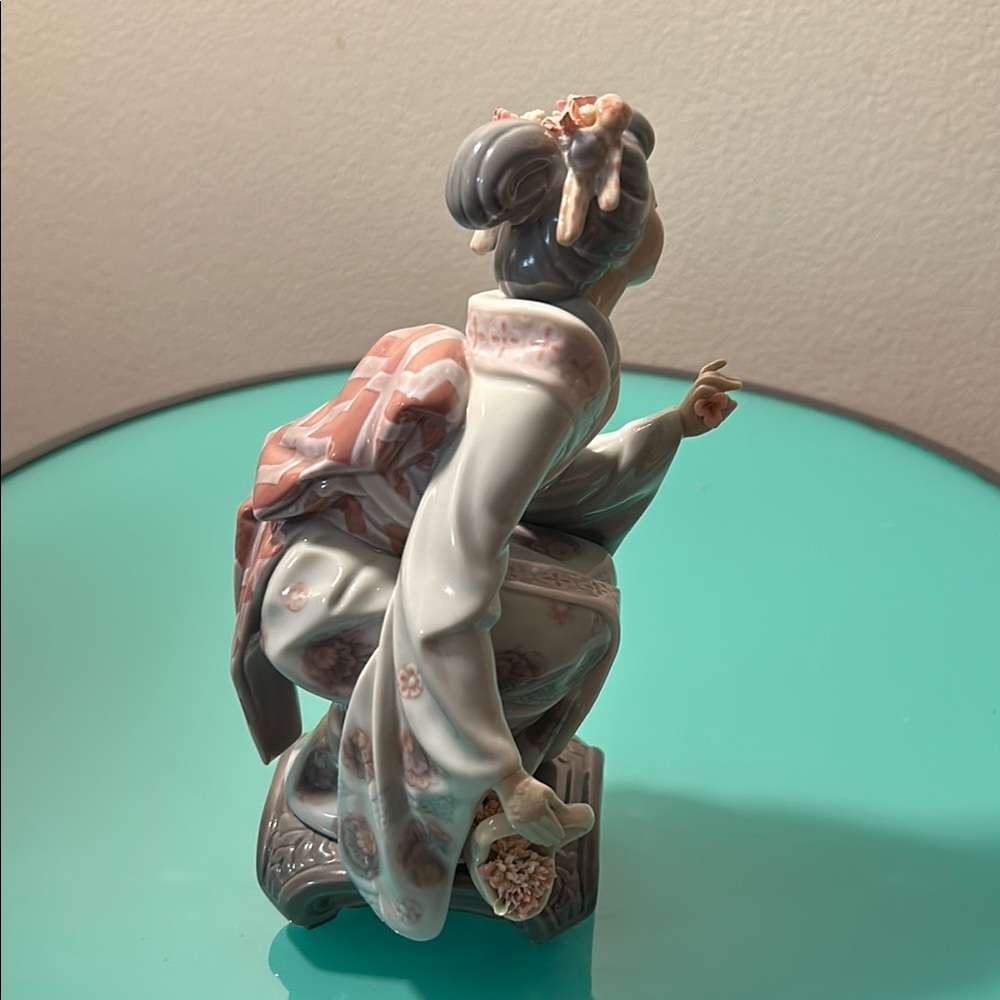 Vintage retired Porcelain Lladro “Yuki” #1448 - Picture 4 of 6